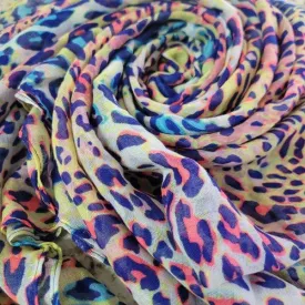 Multi-coloured scarf