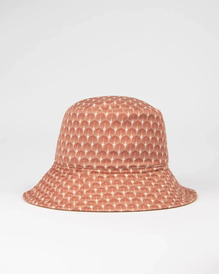 Rusty Vacay Time Reversible Bucket